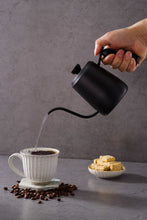 Laden Sie das Bild in den Galerie-Viewer, Gooseneck Pour Over Coffee Ketttle 12oz - yycoffee
